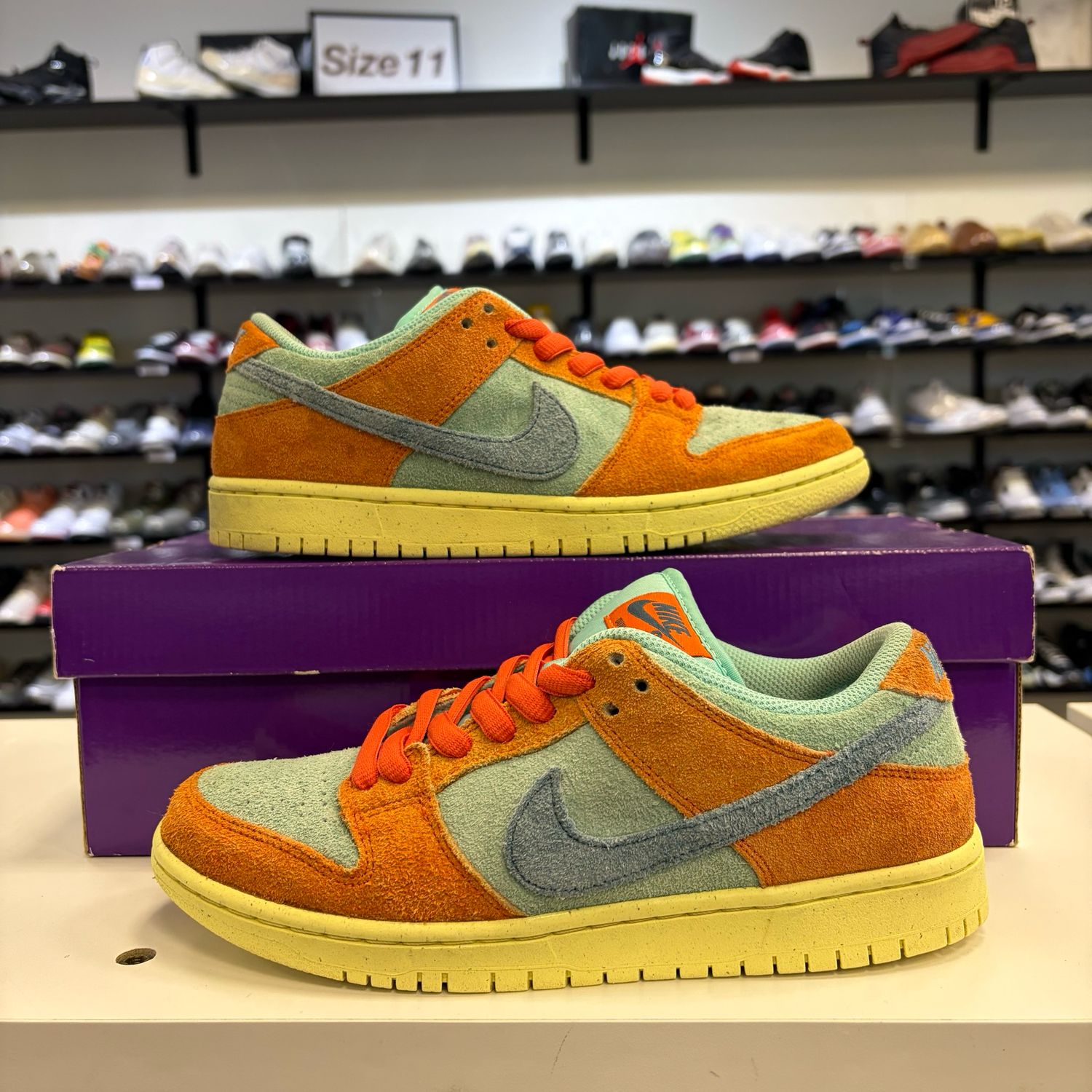 PO NIKE SB DUNK LOW ORANGE EMERALD RISE SIZE 7