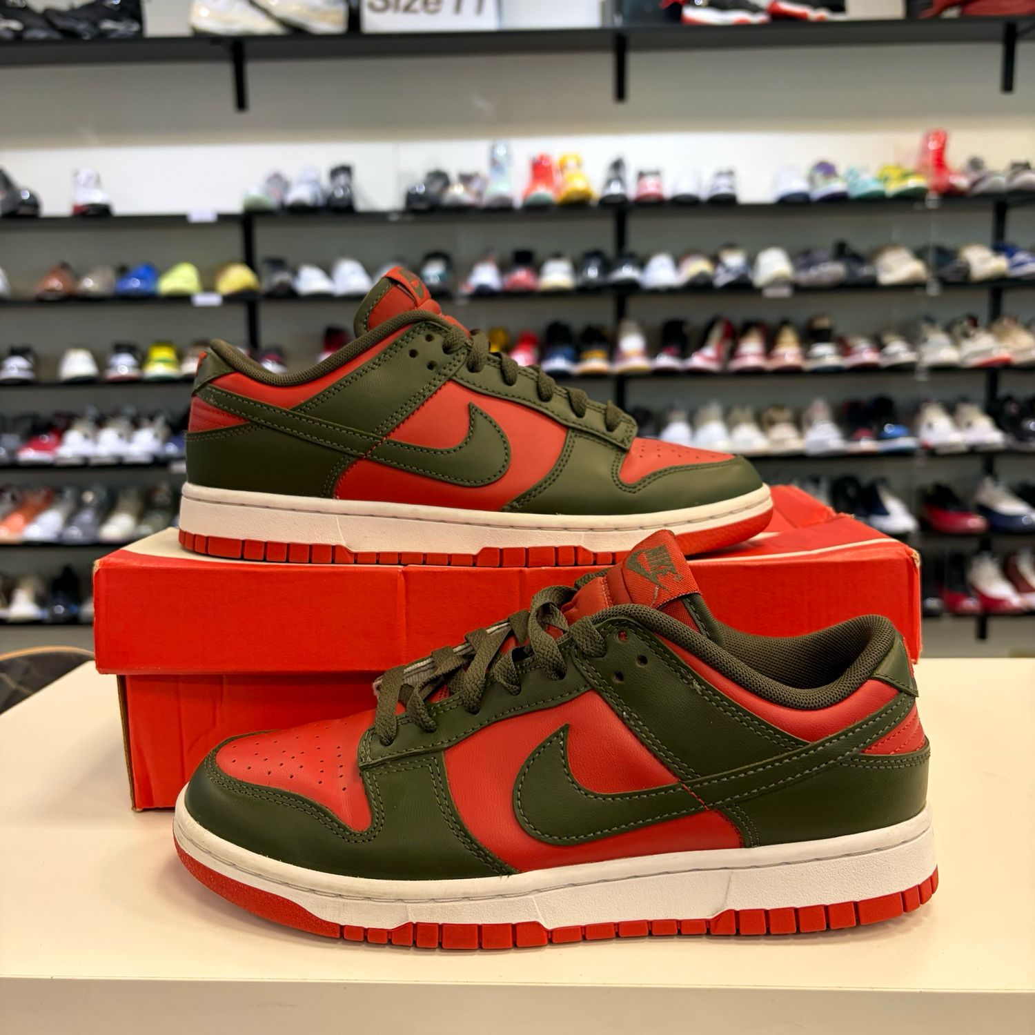 PO NIKE DUNK LOW MYSTIC RED CARGO KHAKI SIZE 7