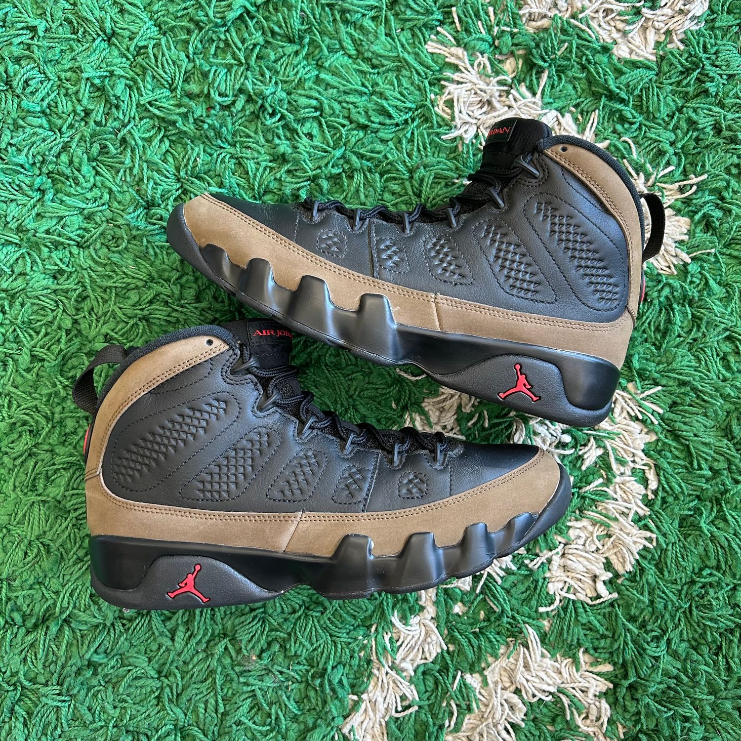 PO NB JORDAN 9 OLIVE (SX) SIZE 8.5