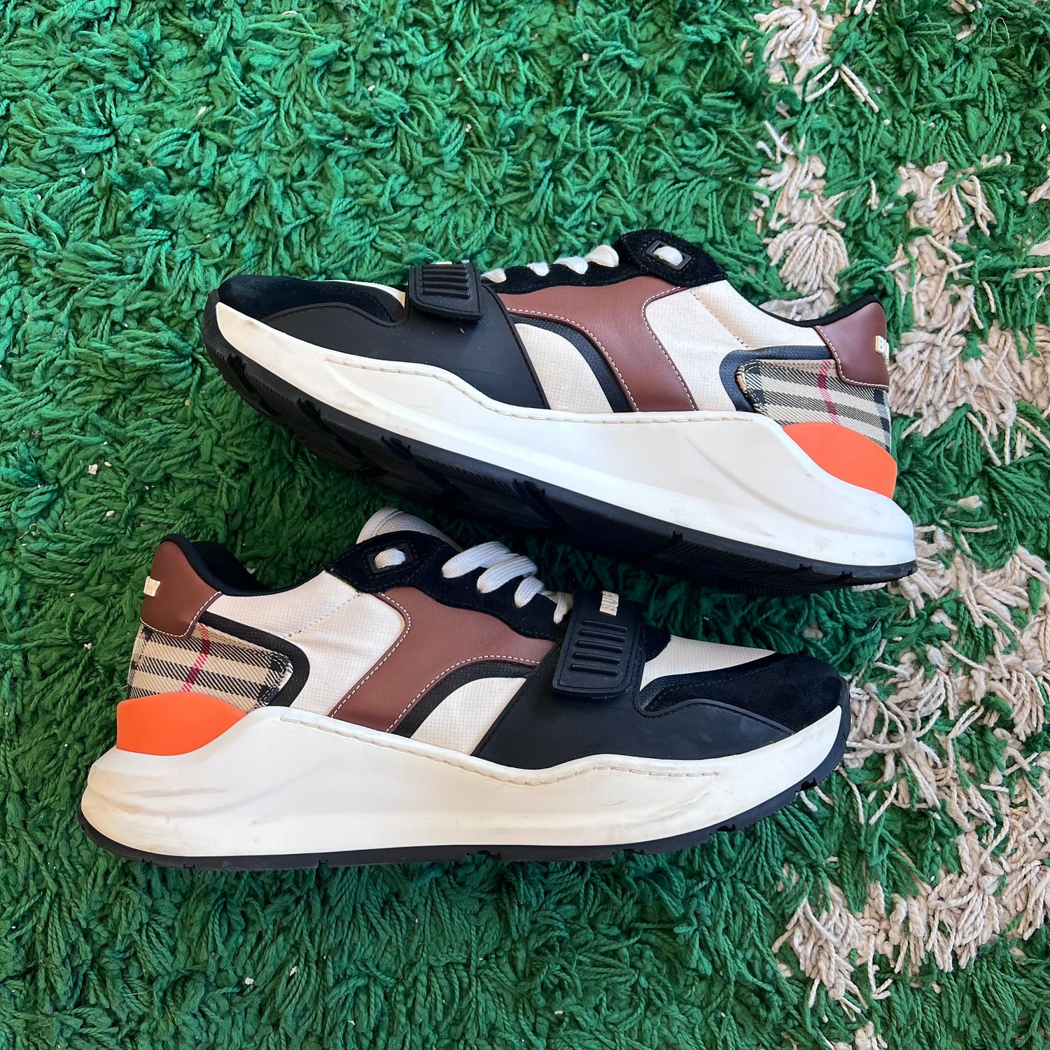 PO NB BURBERRY RAMSEY CHECK LOW TOP SNEAKERS (SX) SIZE 44 EU