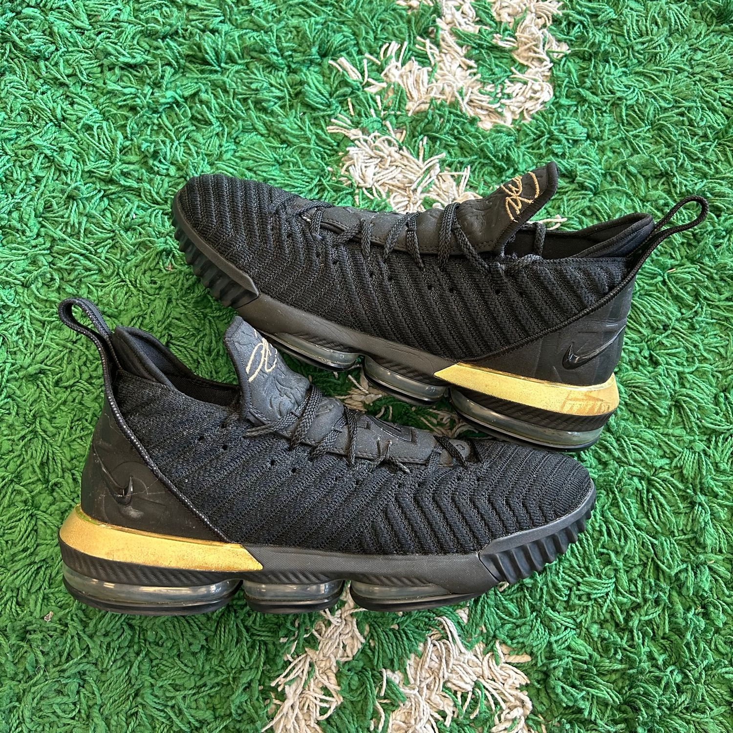 PO NB NIKE LEBRON 16 IM KING (SX) SIZE 13