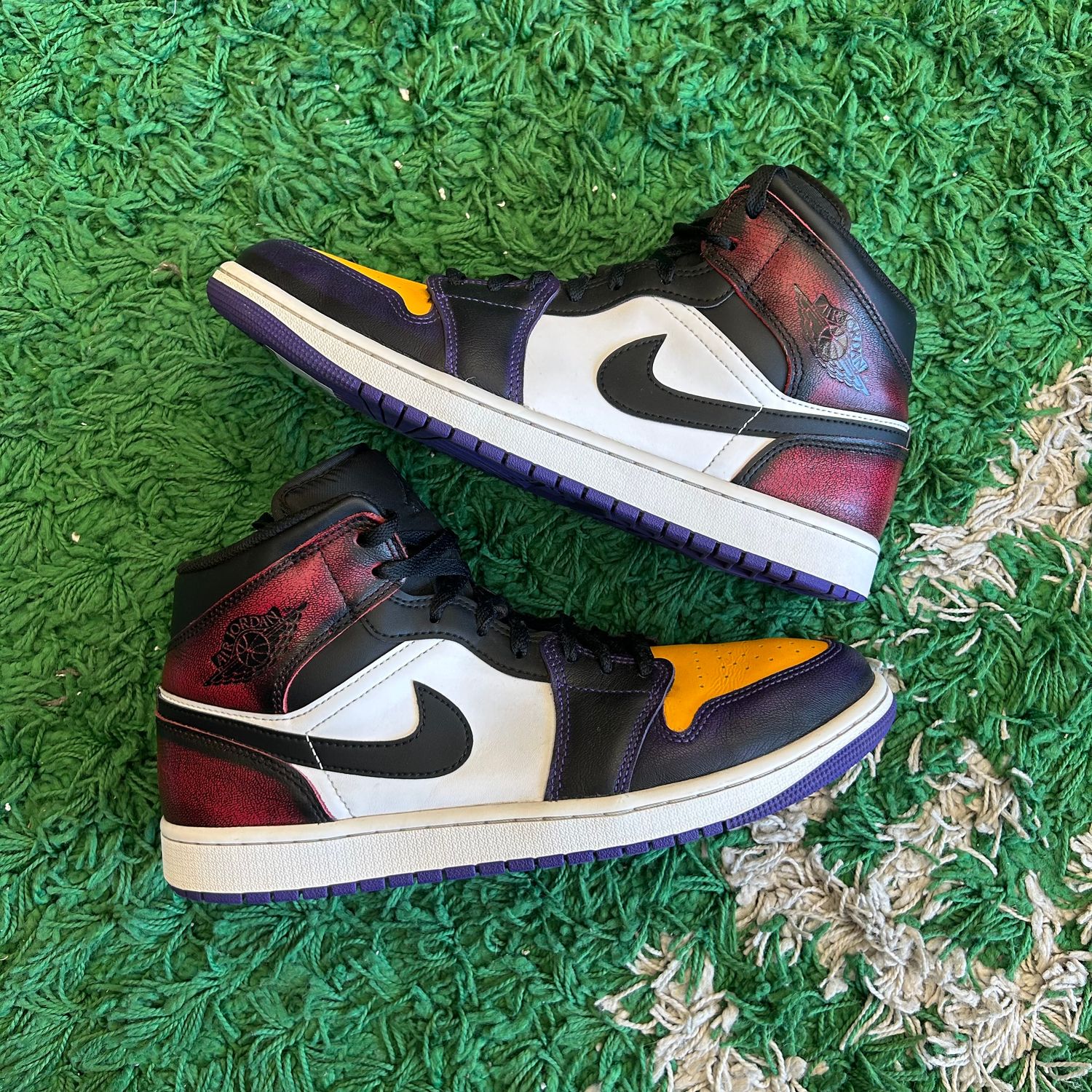 PO NB AIR JORDAN 1 MID SE LA TO CHICAGO (SX) SIZE 11