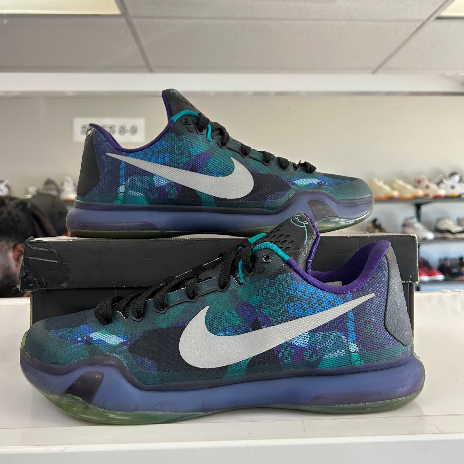 PO NIKE KOBE X OVERCOME (SX) SIZE 10.5
