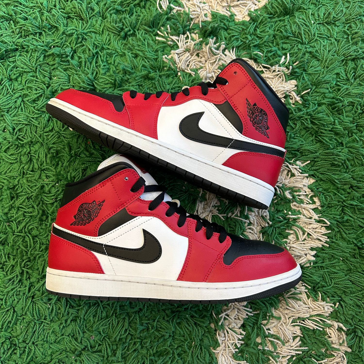PO NB AIR JORDAN 1 MID CHICAGO TOE (SX) SIZE 11