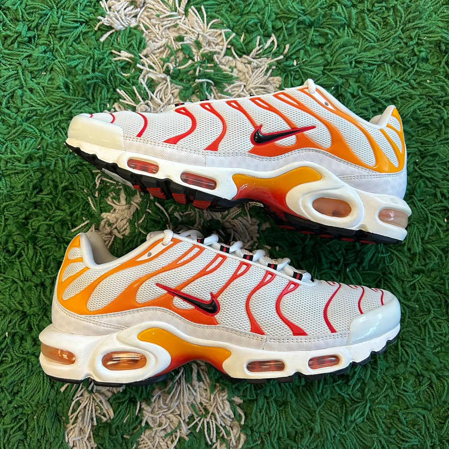 PO NB NIKE AIR MAX PLUS SUNBURN (SX) SIZE 10.5