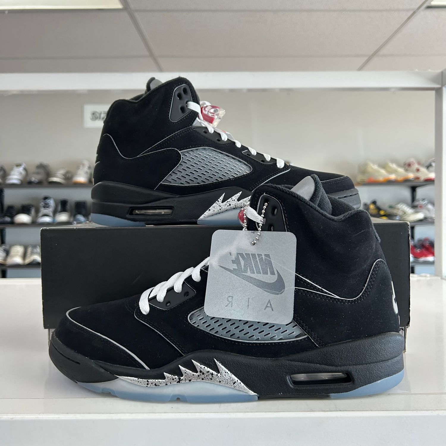 PO JORDAN 5 RETRO OG BLACK METALLIC REIMAGINED (SX) SIZE 10