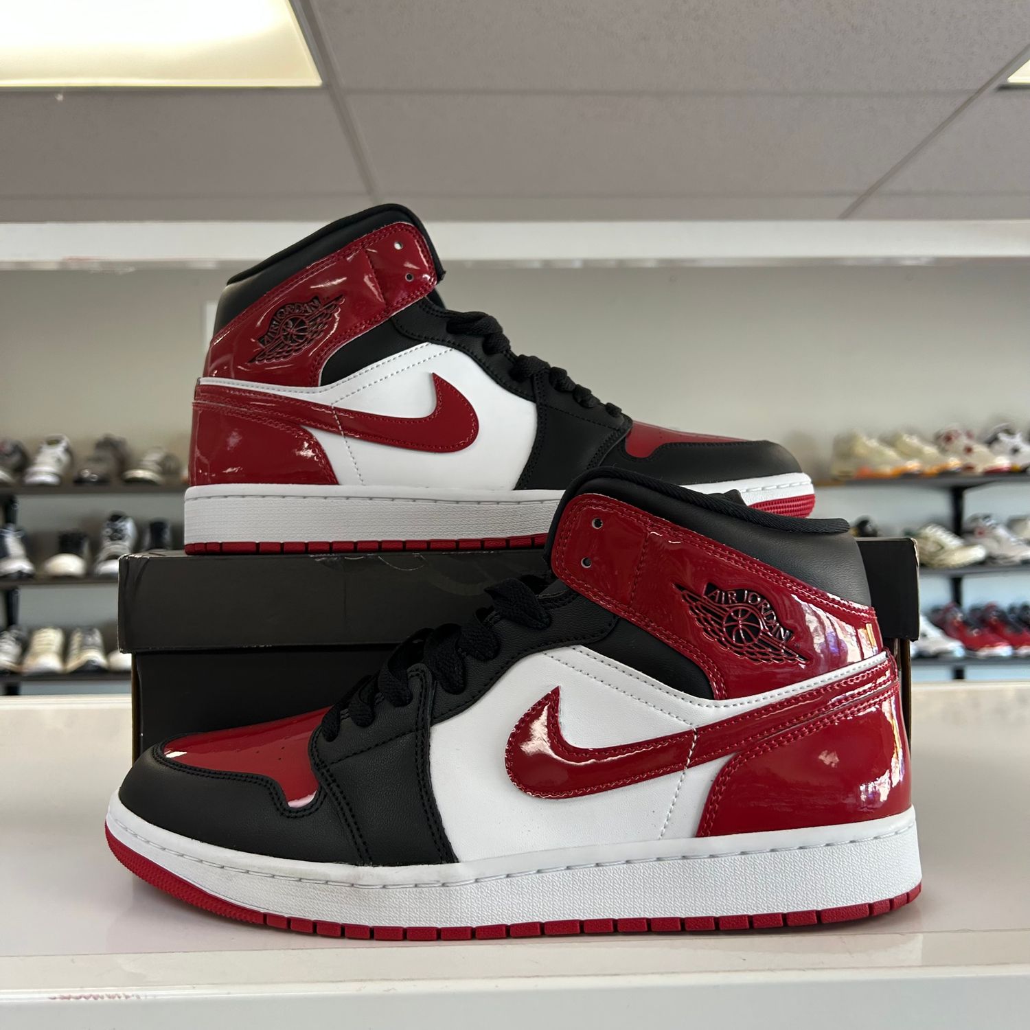 PO JORDAN 1 MID SE PATENT BRED TOE (SX) SIZE 12