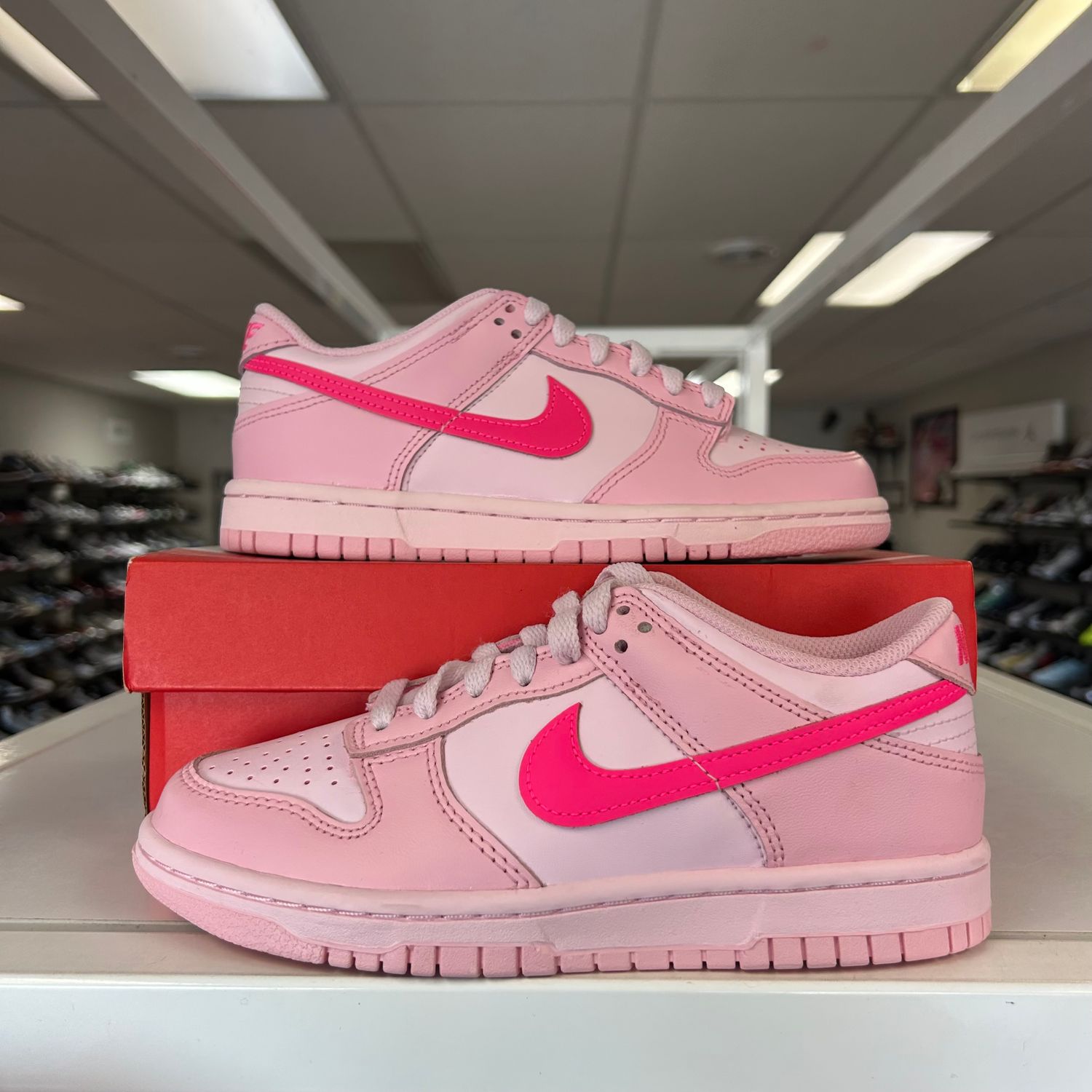PO NIKE DUNK LOW TRIPLE PINK (SX) SIZE 4Y