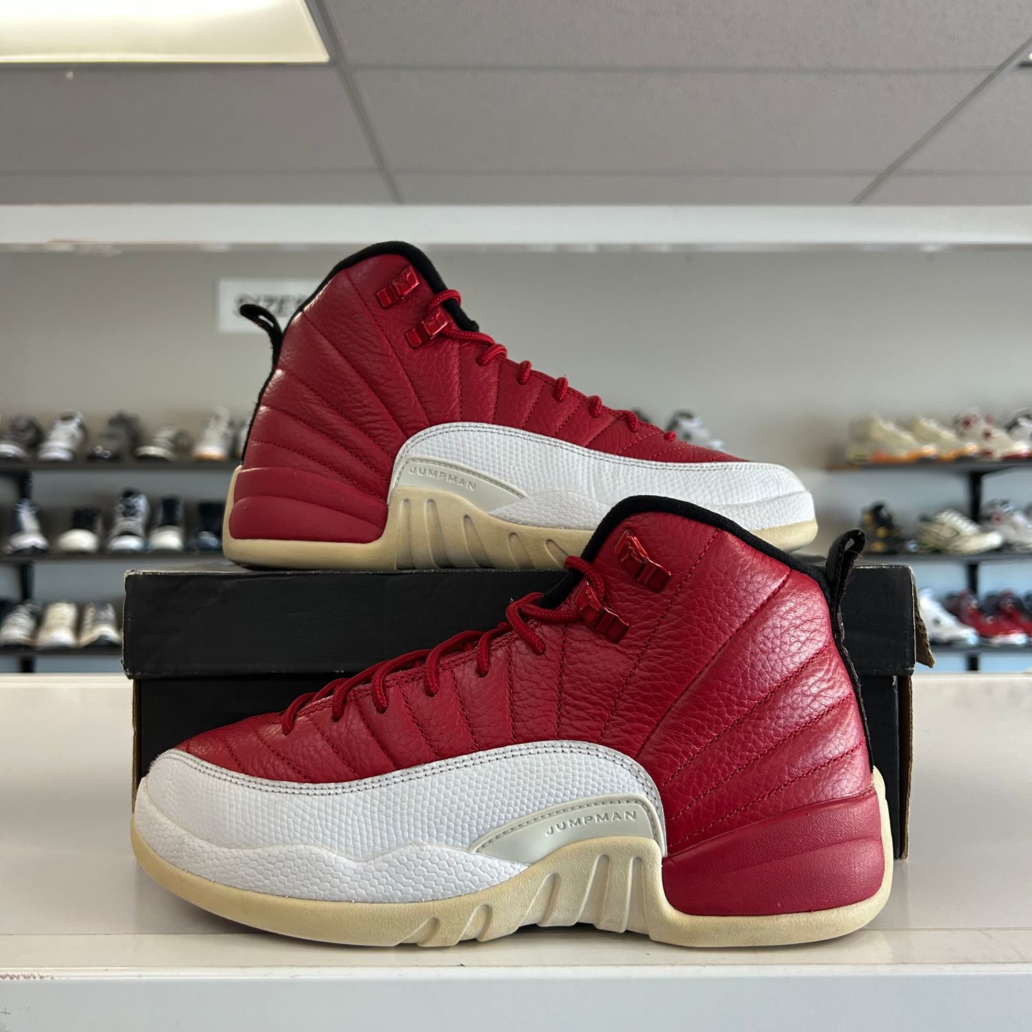 PO JORDAN 12 RETRO GYM RED (SX) SIZE 6.5Y