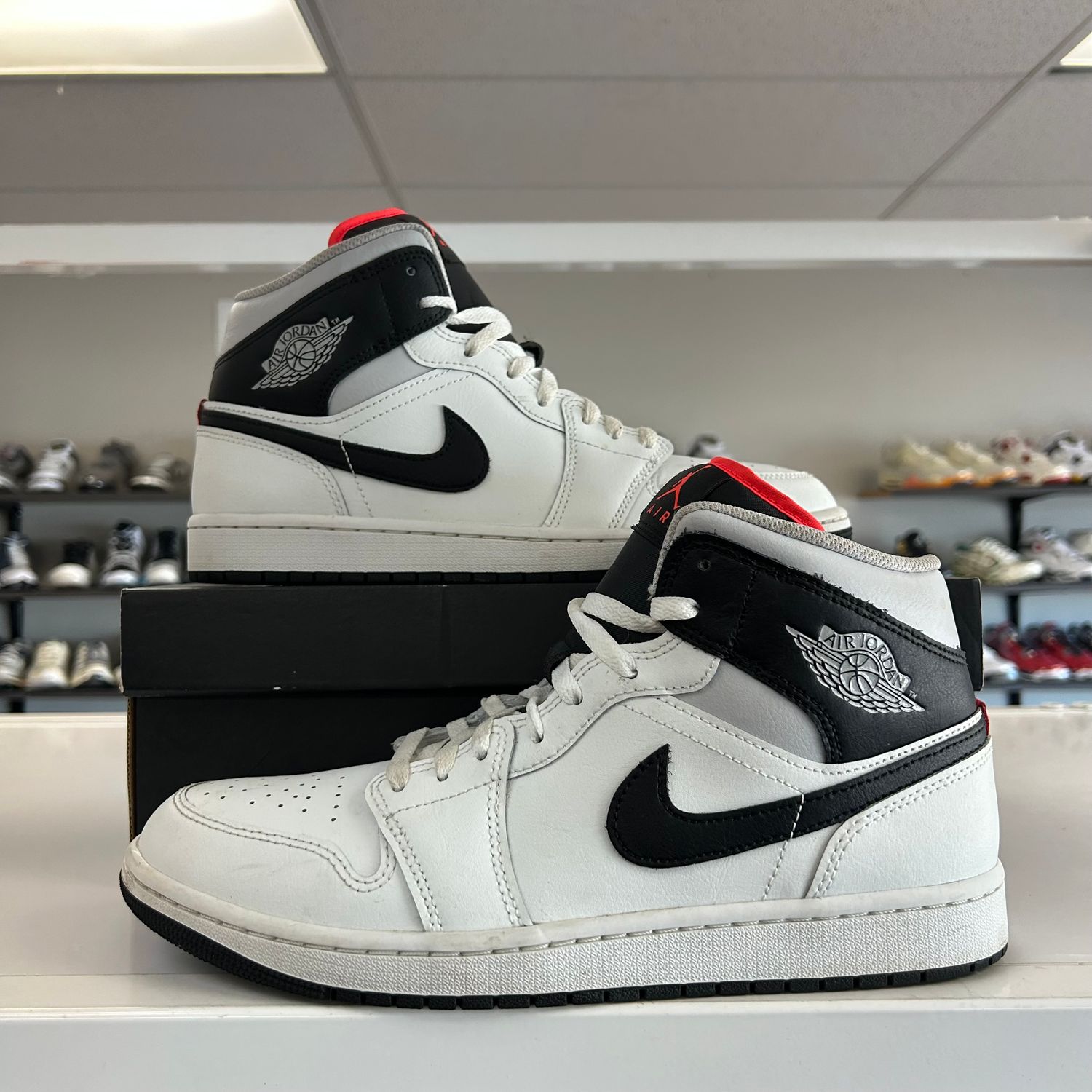 PO JORDAN 1 MID WHITE NEUTRAL GREY INFRARED (SX) SIZE 10.5
