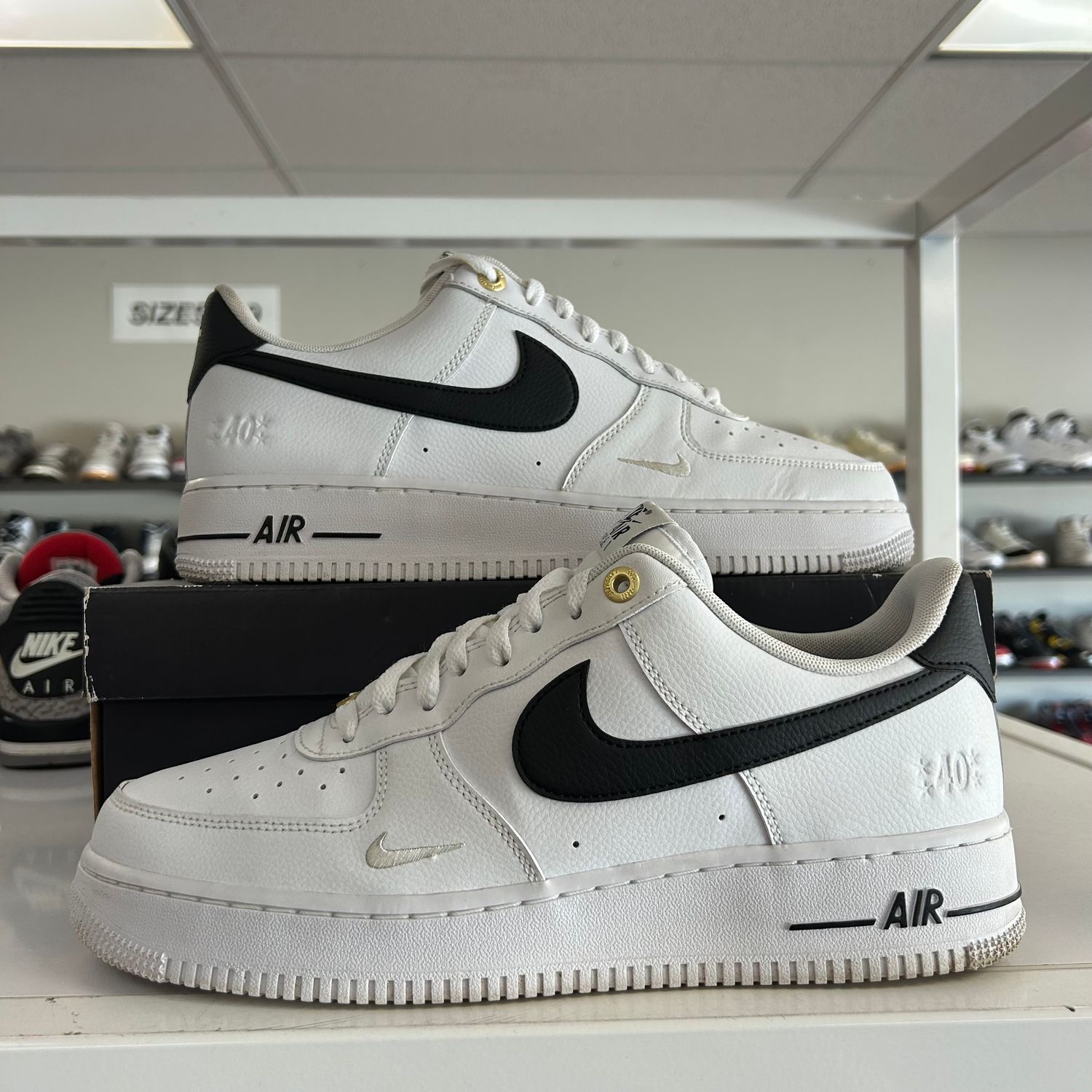 PO NIKE AIR FORCE 1 LOW '07 LV8 40TH ANNIVERSARY WHITE BLACK (SX) SIZE 11
