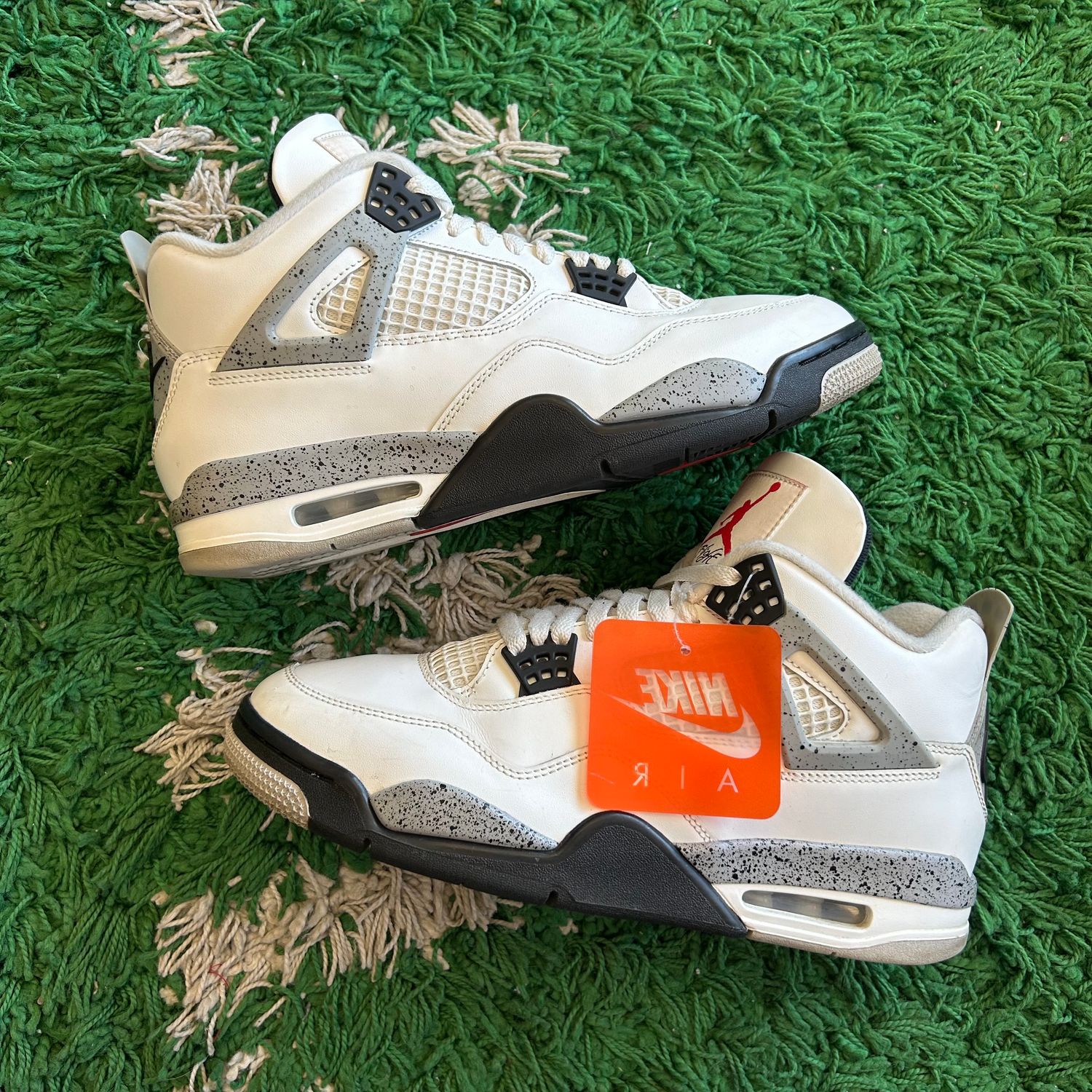 PO NB JORDAN 4 RETRO WHITE CEMENT (2025) (SX) SIZE 10