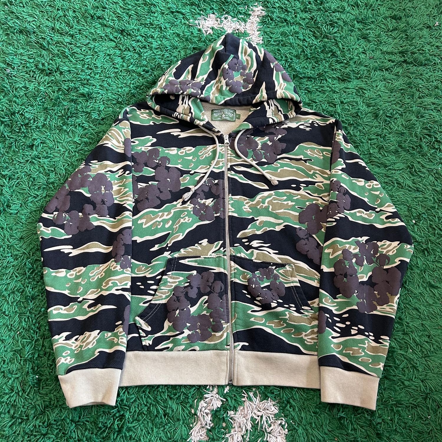 PO DENIM TEARS WREATH ZIP HOODIE GREEN CAMO (SX) SIZE L