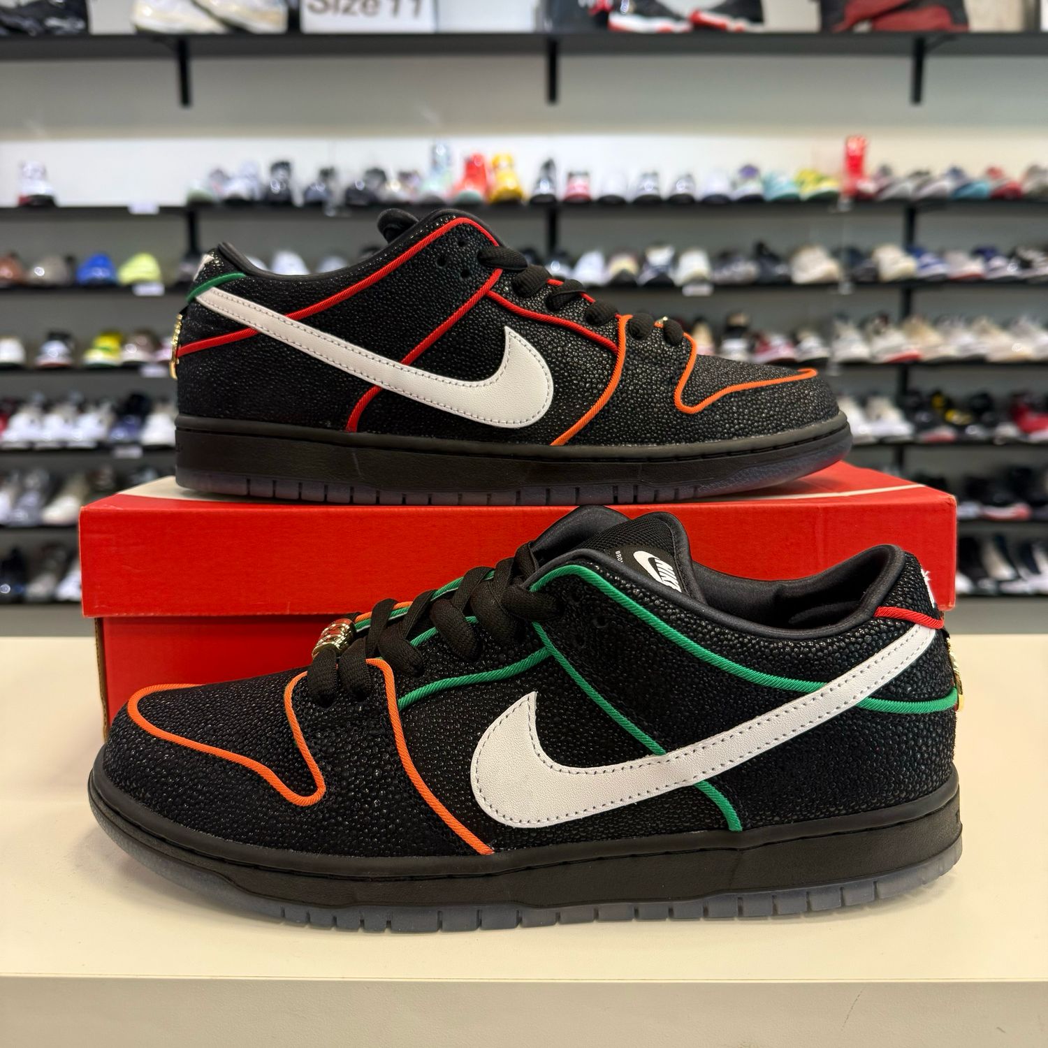 NEW (NO BOX) NIKE SB DUNK LOW BRONX GIRLS SKATE SIZE 10.5