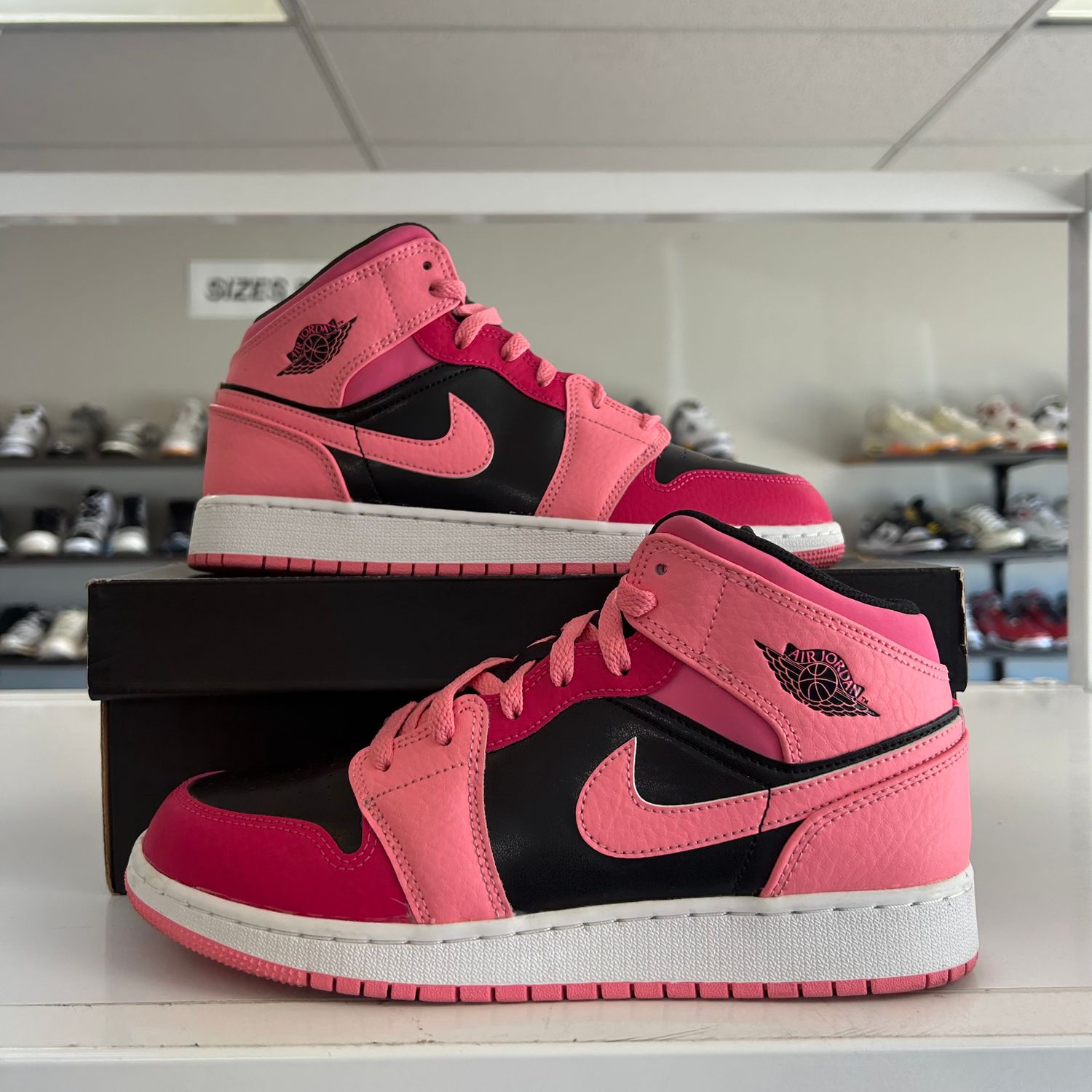 PO JORDAN 1 MID CORAL CHALK (SX) SIZE 7Y