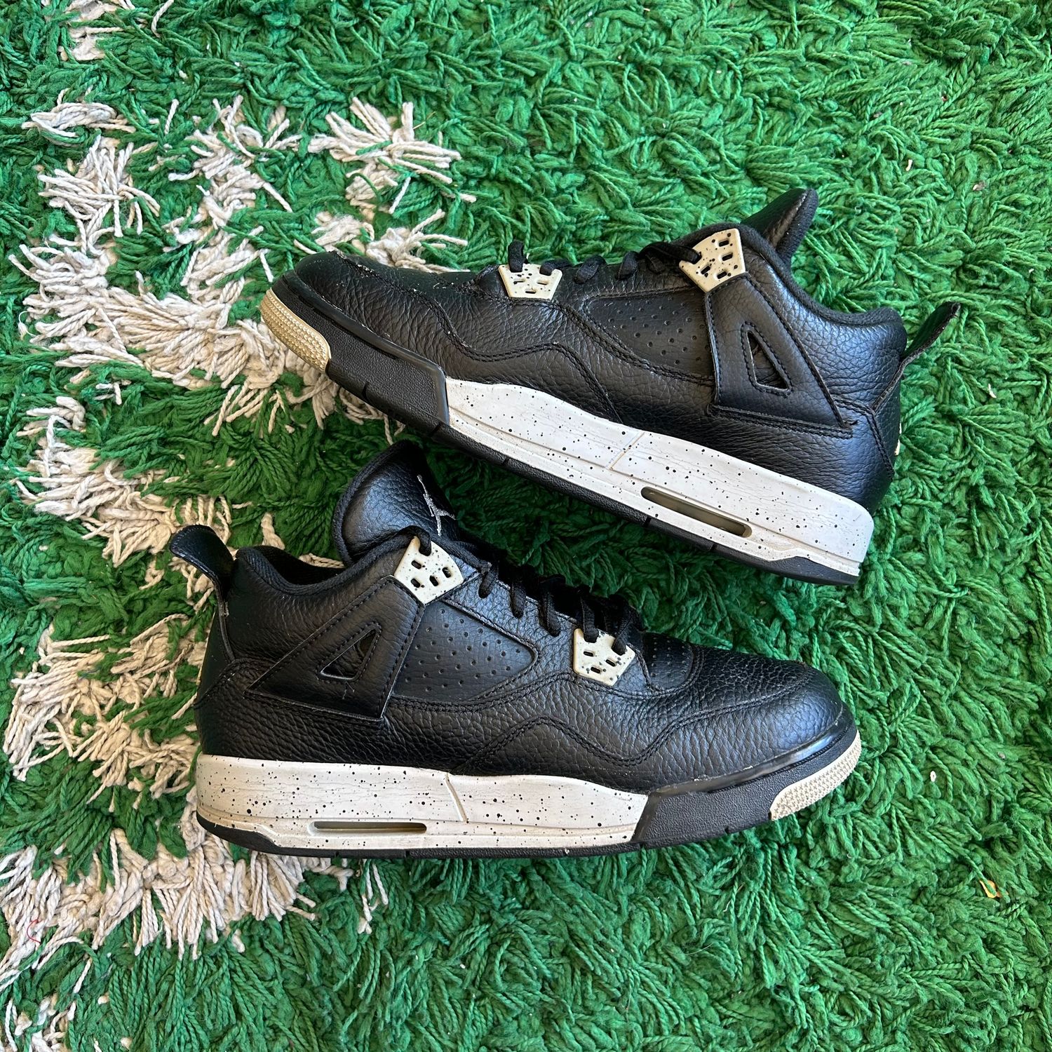 PO NB JORDAN 4 RETRO OREO (SX) SIZE 7Y