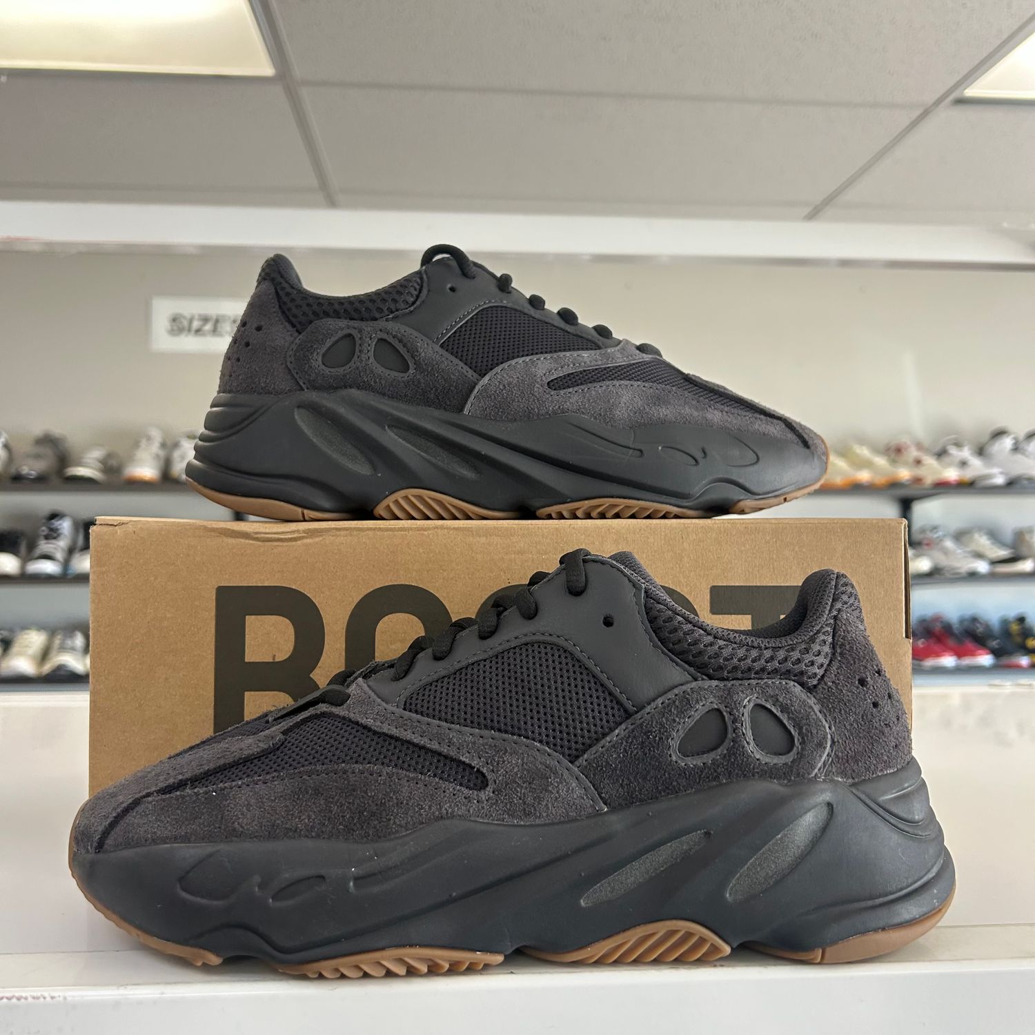 PO ADIDAS YEEEZY BOOST 700 UTILITY BLACK (SX) SIZE 8
