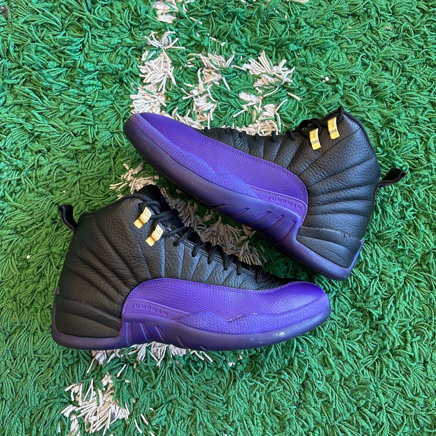 PO NB JORDAN 12 RETRO FEILD PURPLE (SX) SIZE 9
