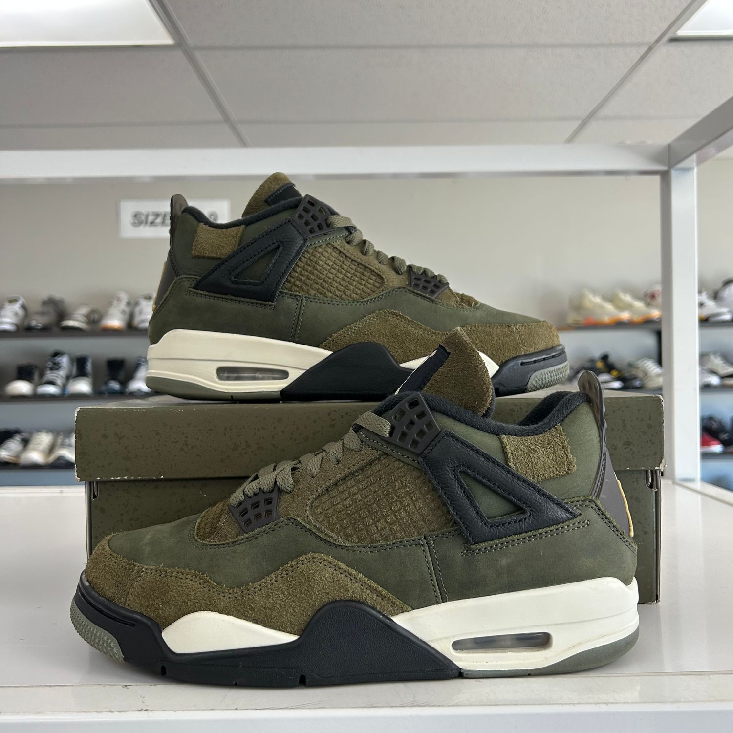 PO JORDAN 4 RETRO SE CRAFT MEDIUM OLIVE (SX) SIZE 9
