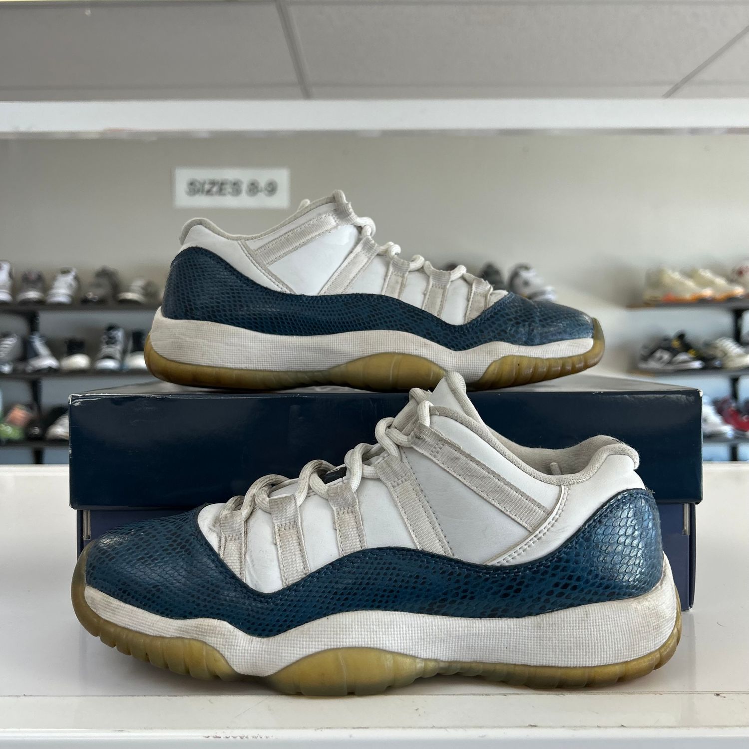 PO JORDAN 11 RETRO LOW DIFFUSED BLUE (SX) SIZE 6.5Y