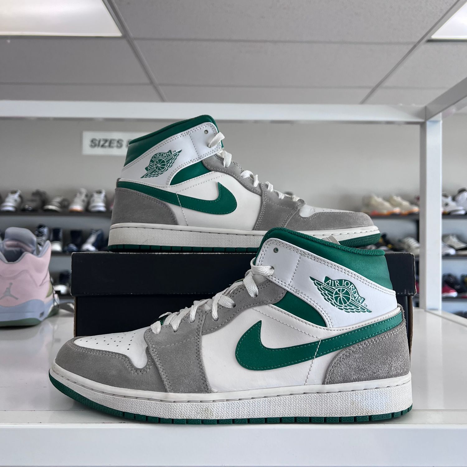 PO AIR JORDAN 1 MID SE GREY GREEN (SX) SIZE 11