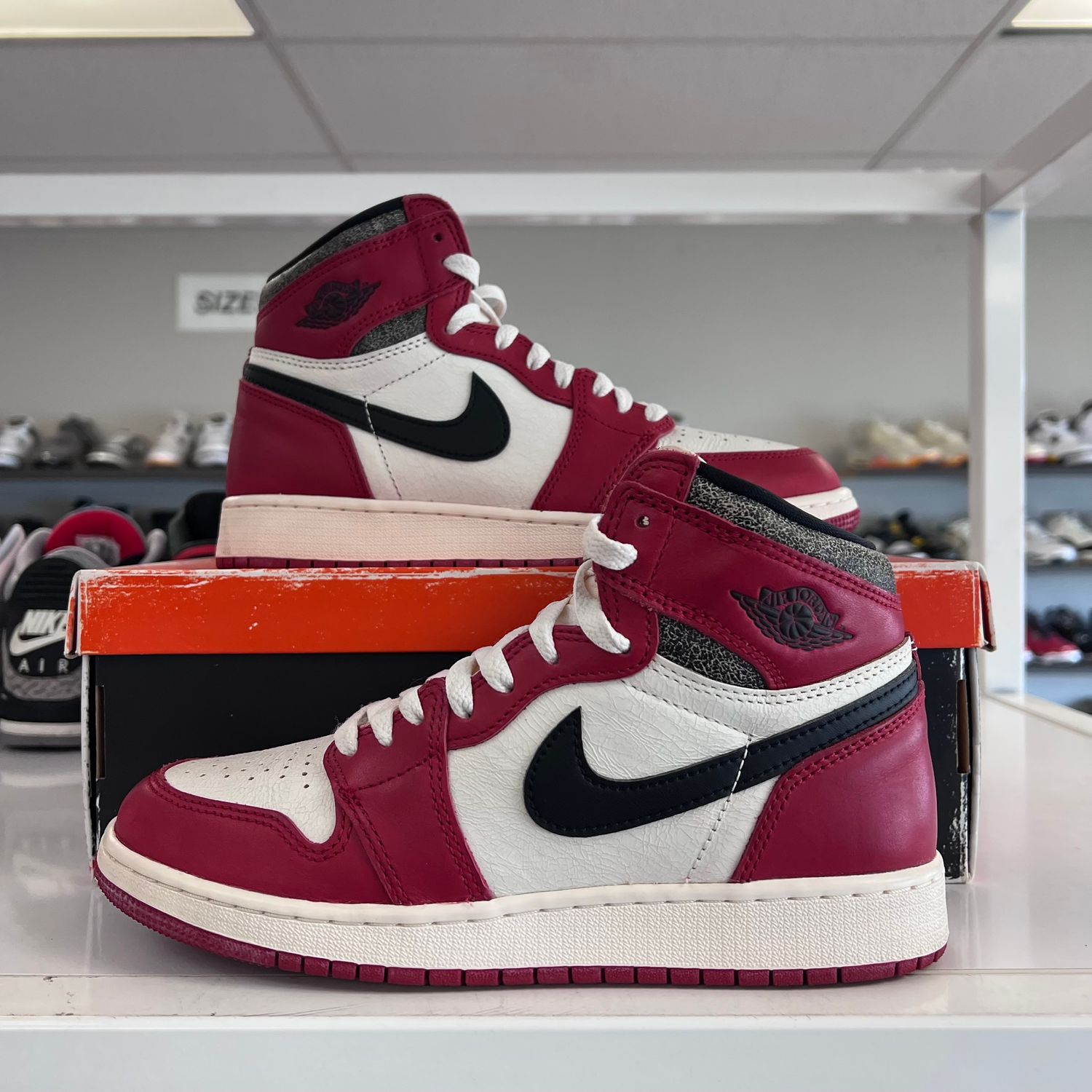 PO JORDAN 1 RETRO HIGH OG CHICAGO LOST AND FOUND (SX) SIZE 6Y