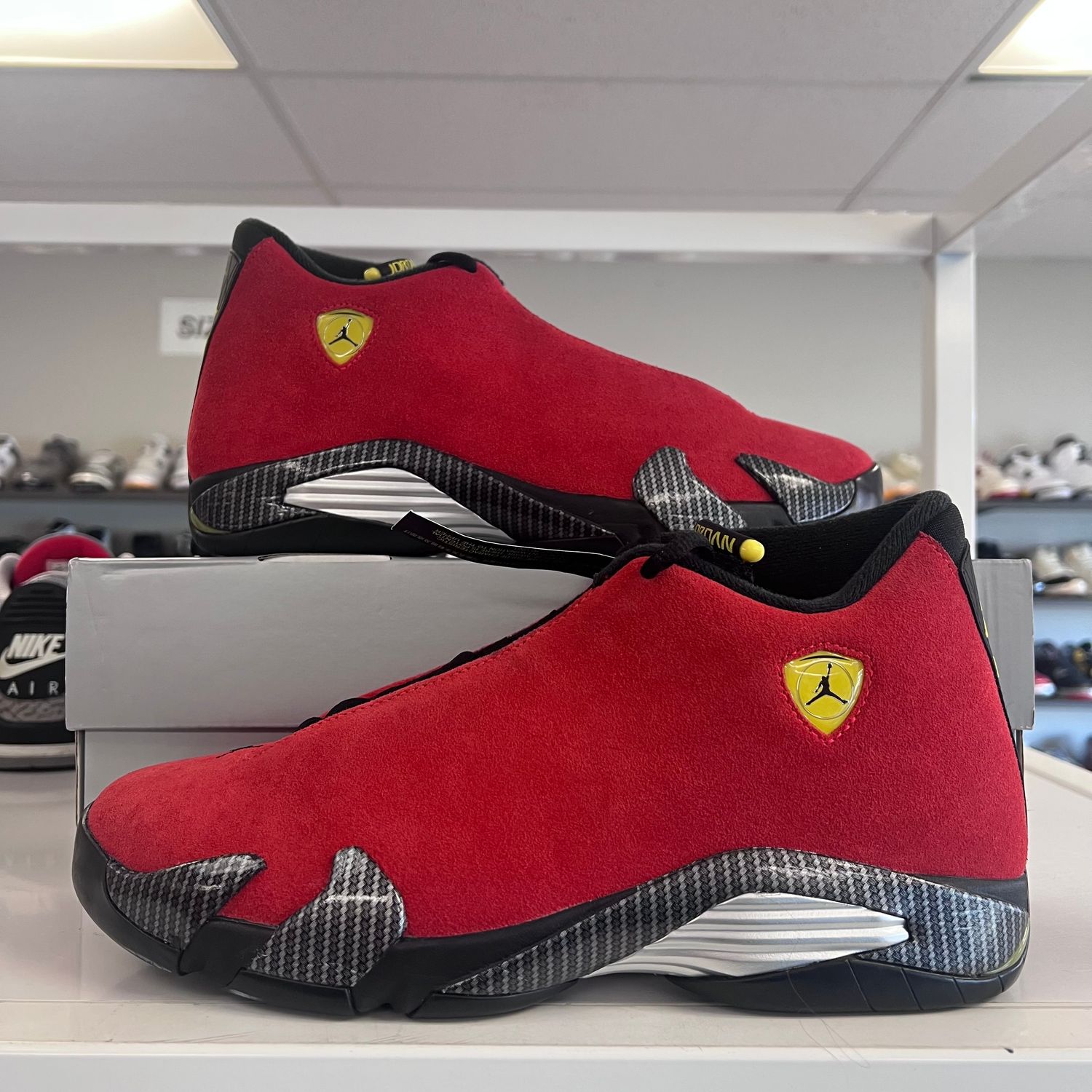 PO AIR JORDAN 14 RETRO FERRARI (2025) (SX) SIZE 11