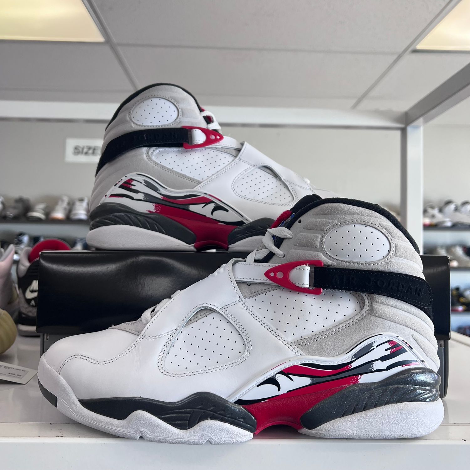 PO AIR JORDAN 8 RETRO BUGS BUNNY WHITE TRUE RED (2025) (SX) SIZE 10.5