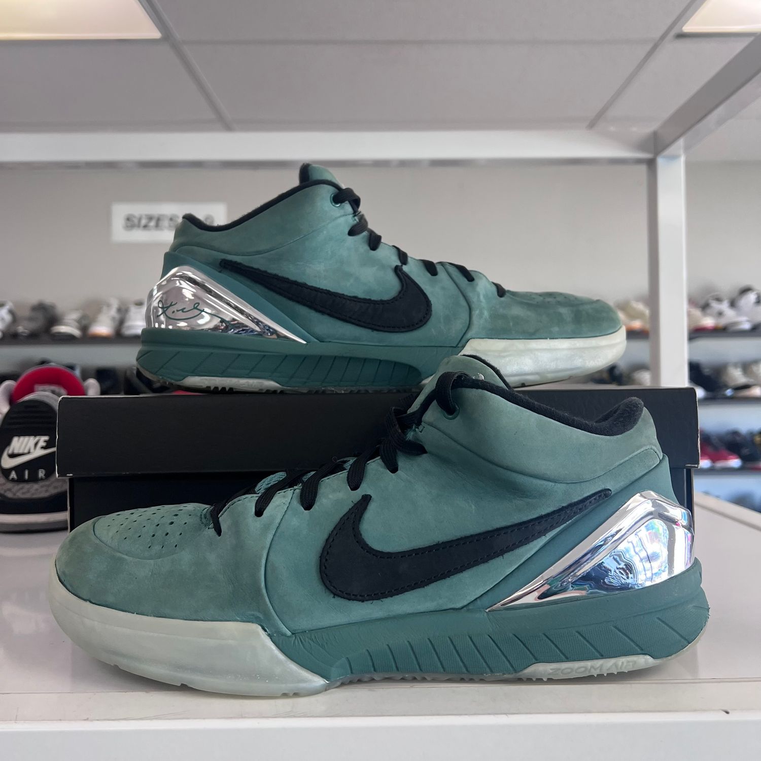 PO2 NIKE KOBE 4 PROTRO GIRL DAD (SX)  SIZE 10.5