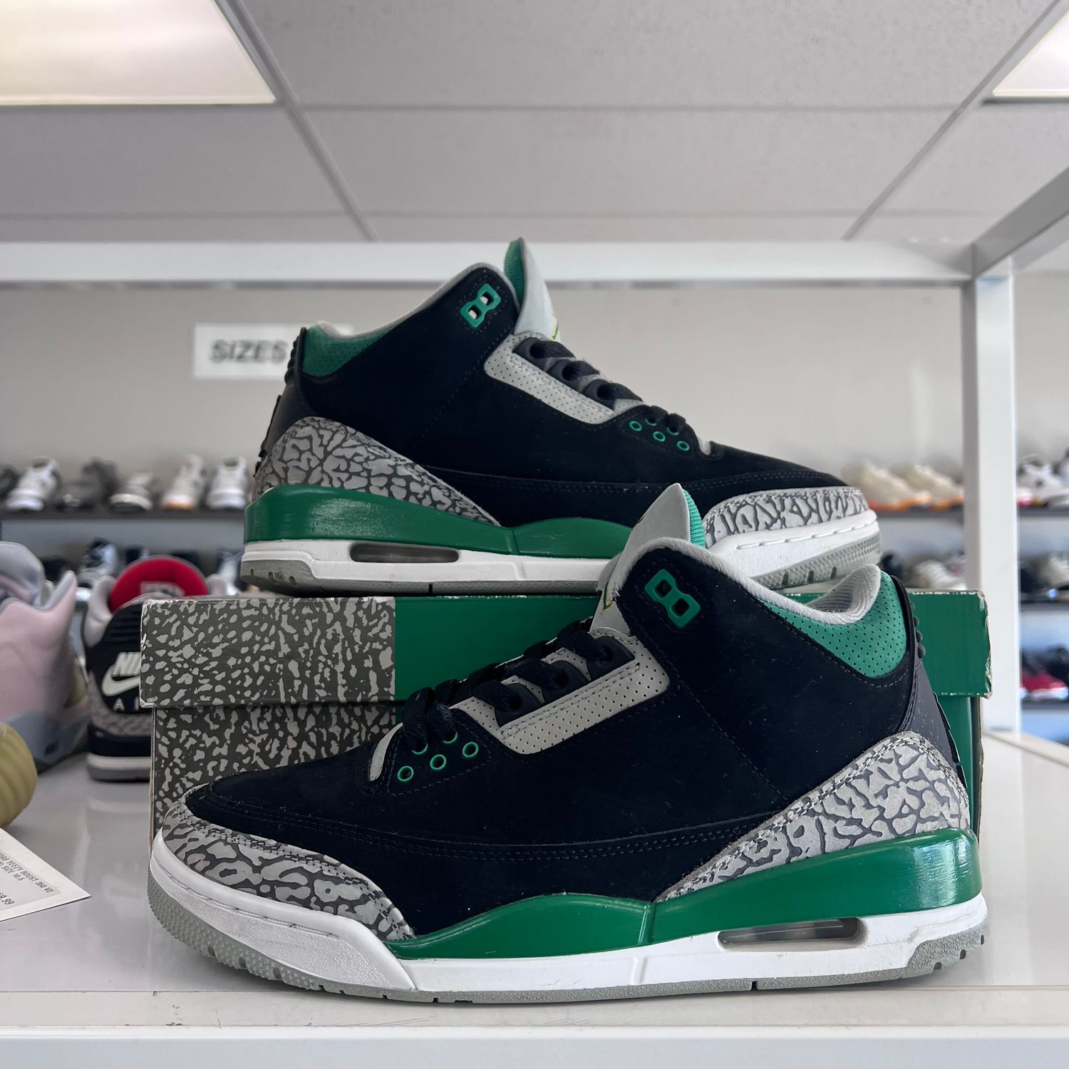 PO AIR JORDAN 3 RETRO PINE GREEN (SX) SIZE 9