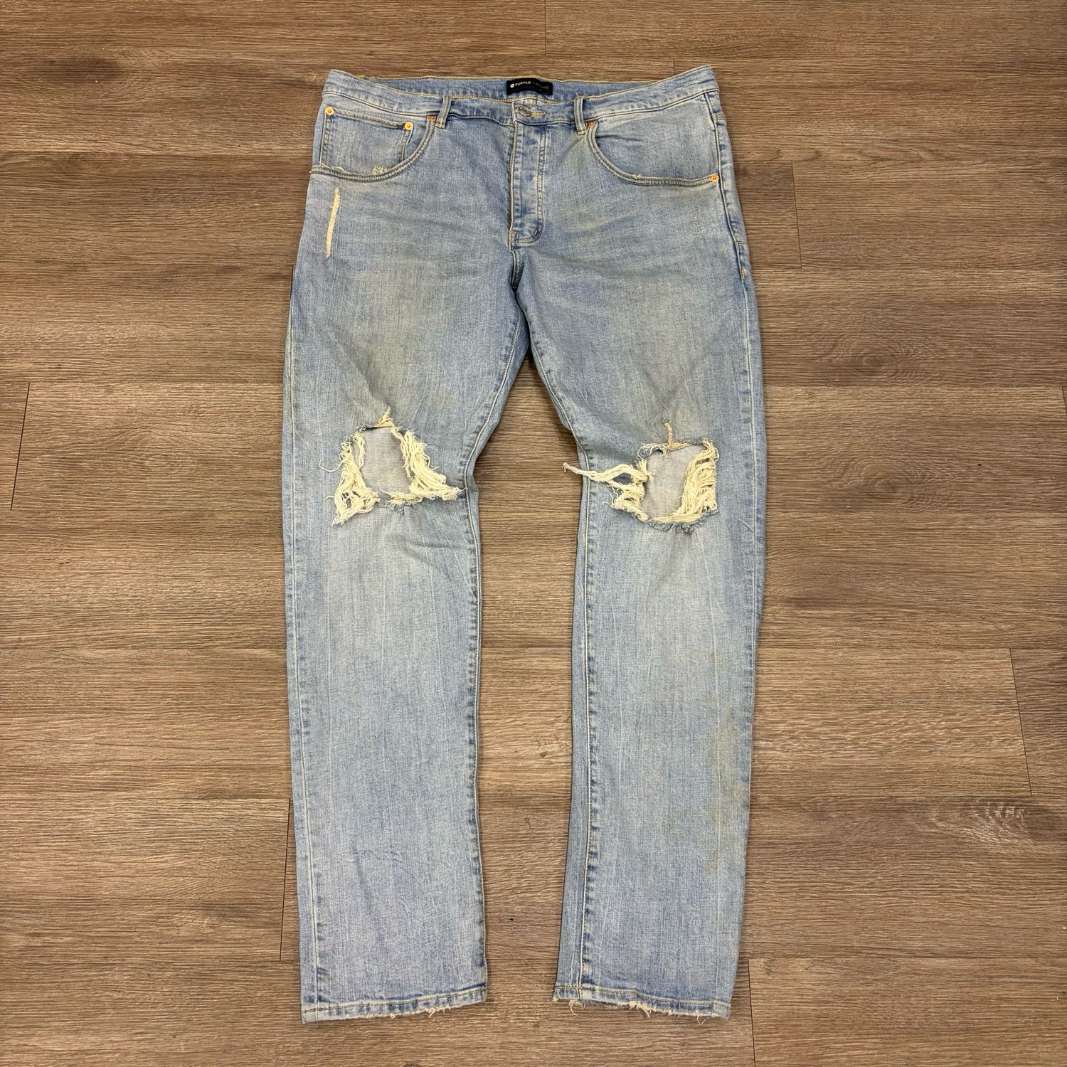 PO PURPLE P002 STRAIGHT LEG LIGHT WASH RIPPED JEANS SIZE 40