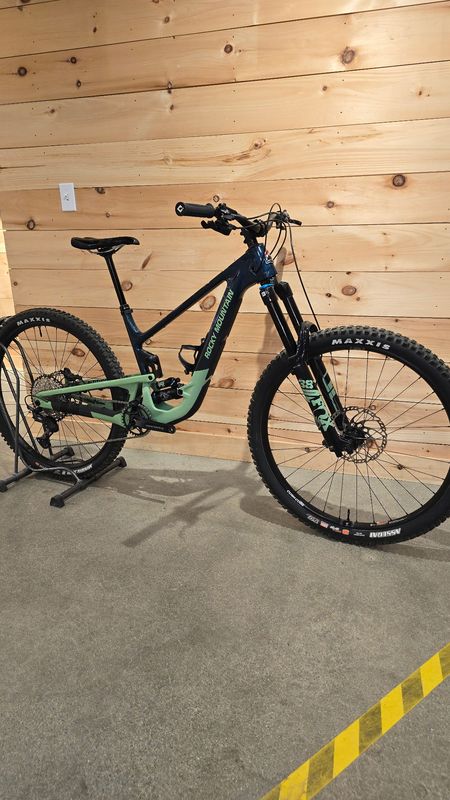 Rocky Mountain Altitude C50 Demo Medium