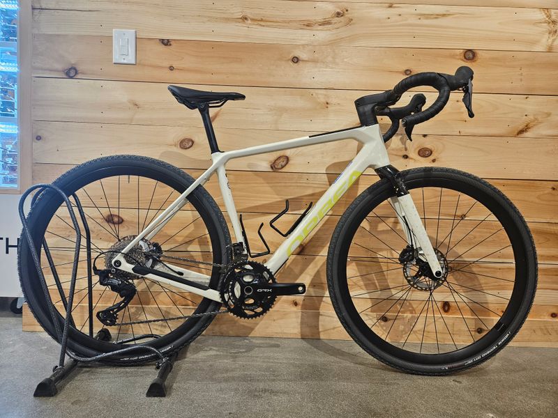 Orbea Terra M20 Team Medium White/Lime Demo