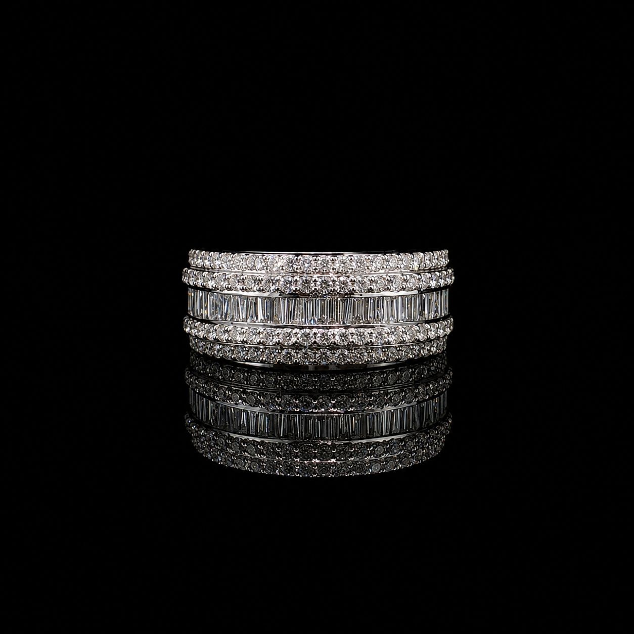 10k White Gold 7.7g 1.86ct Band