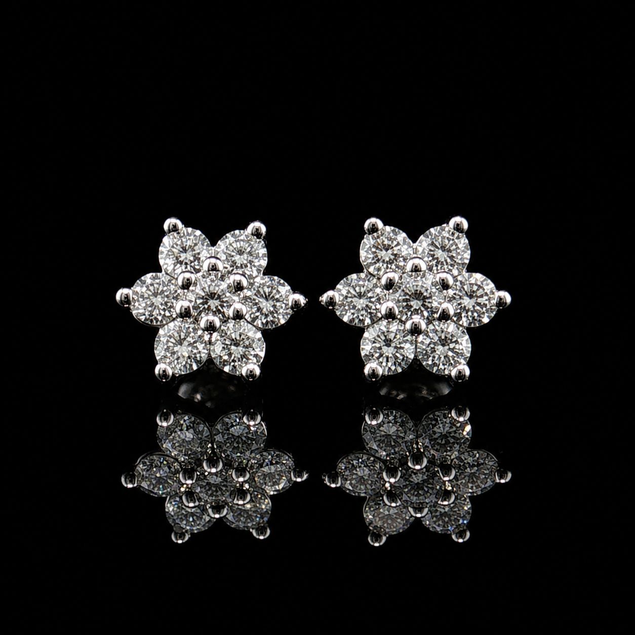 14k White Gold Diamond Floral Cluster 1.50ct