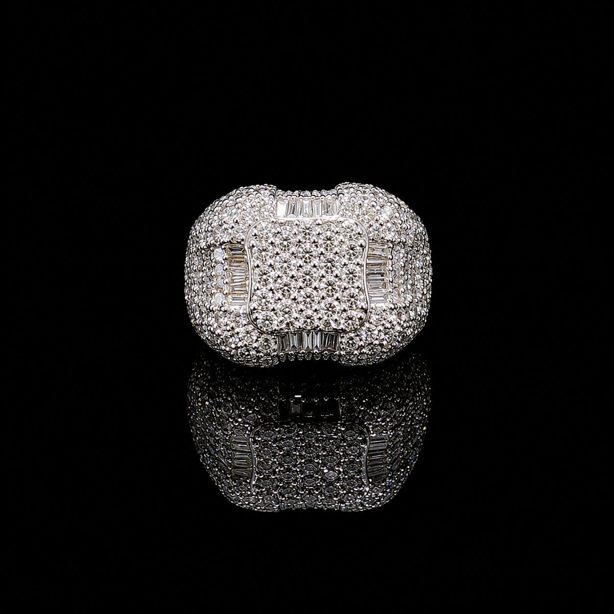 14k White Gold 16.6g 5.35ct Signet