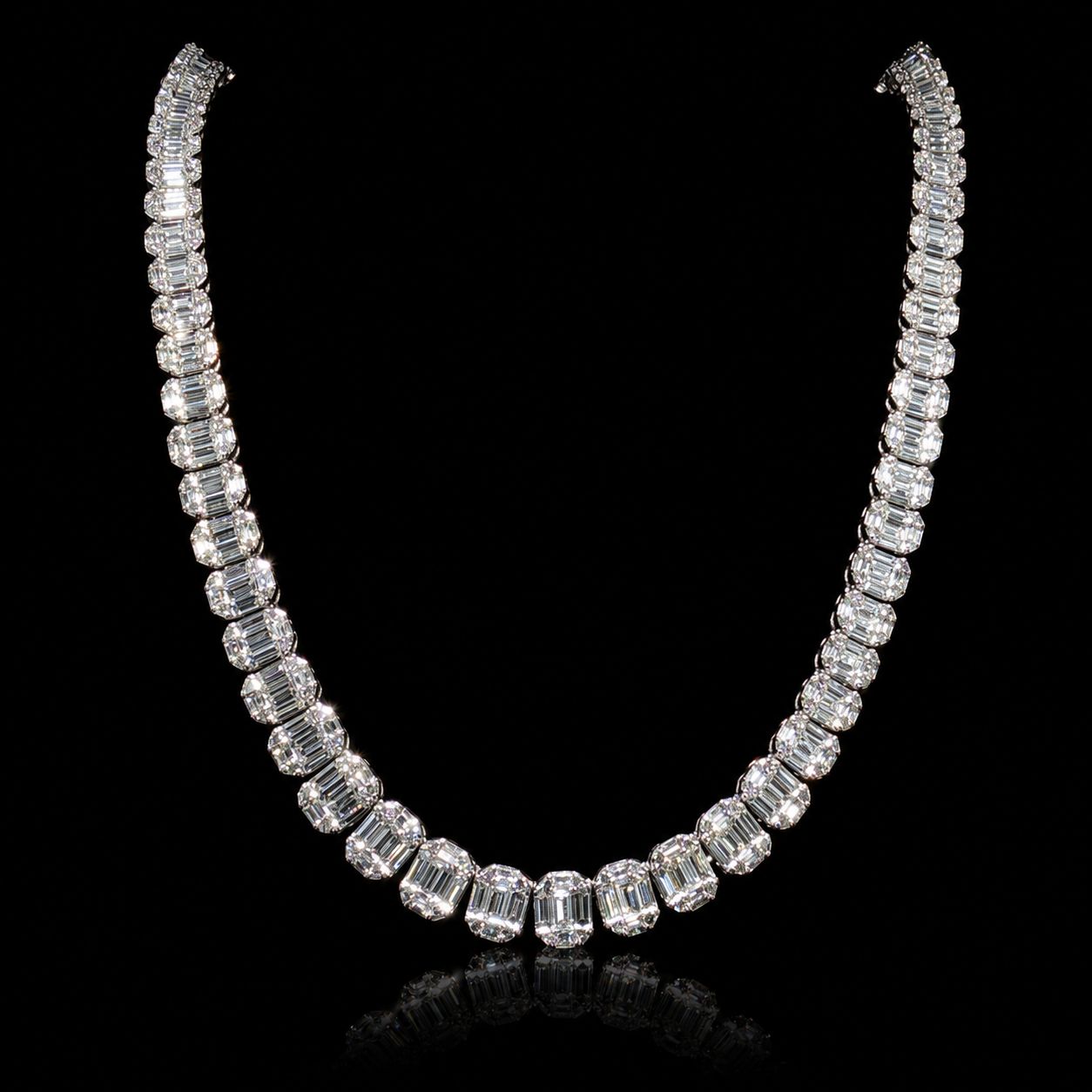 14k White Gold 21.5ct Emerald