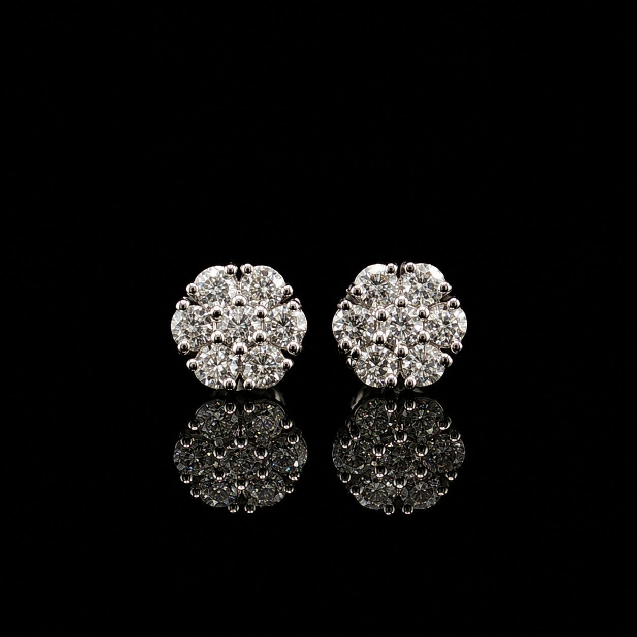 14k White Gold Diamond Floral Cluster 1.04ct