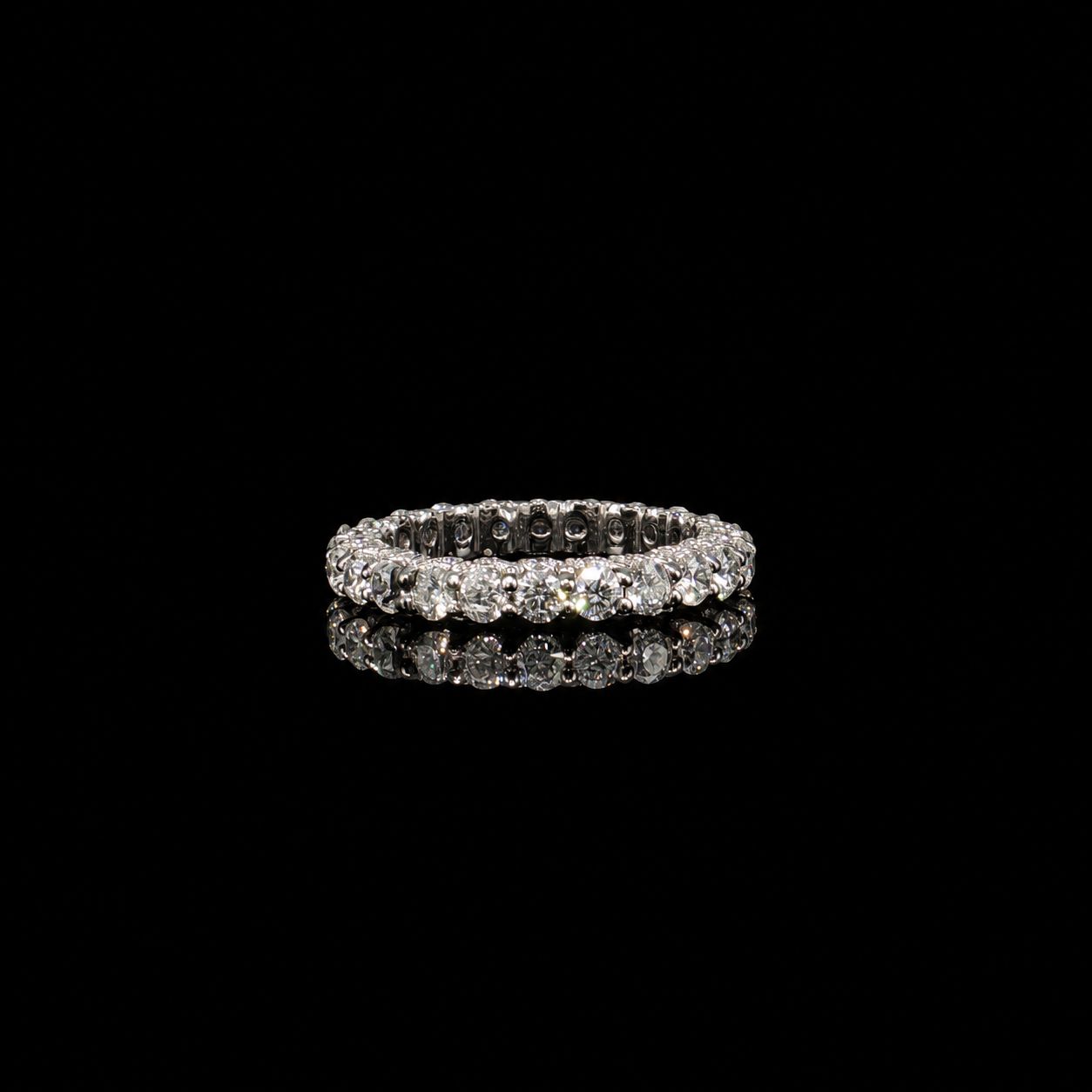 14k White Gold 2.1g 2.05ct Band