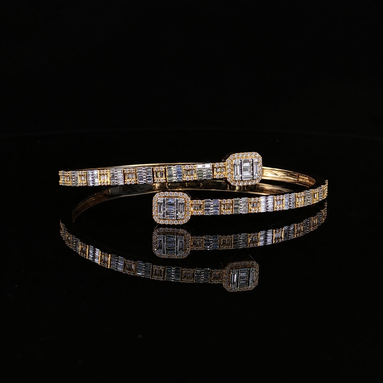 10k Yellow Gold 13.0g 1.36ct Bangle