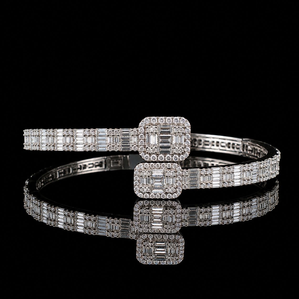 14k White Gold 31.4g 6.88ct Bangle