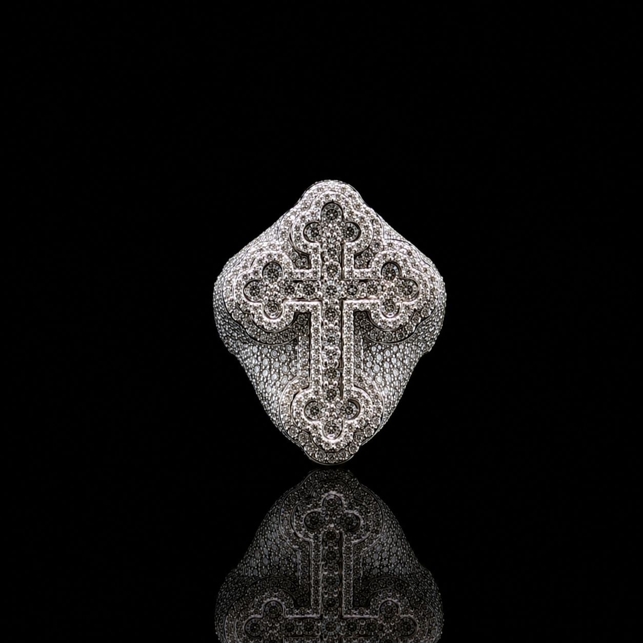 14k White Gold 17.3g 5.65ct Cross