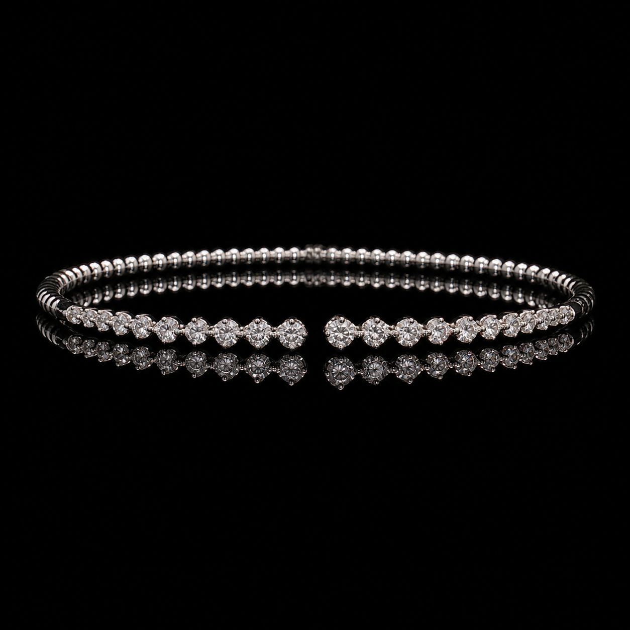14k White Gold 4.4g 0.65ct Bangle