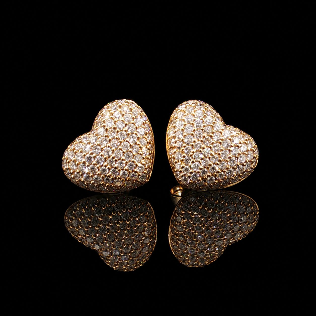 14k Yellow Gold Diamond Pavé Heart Stud 1.5ct