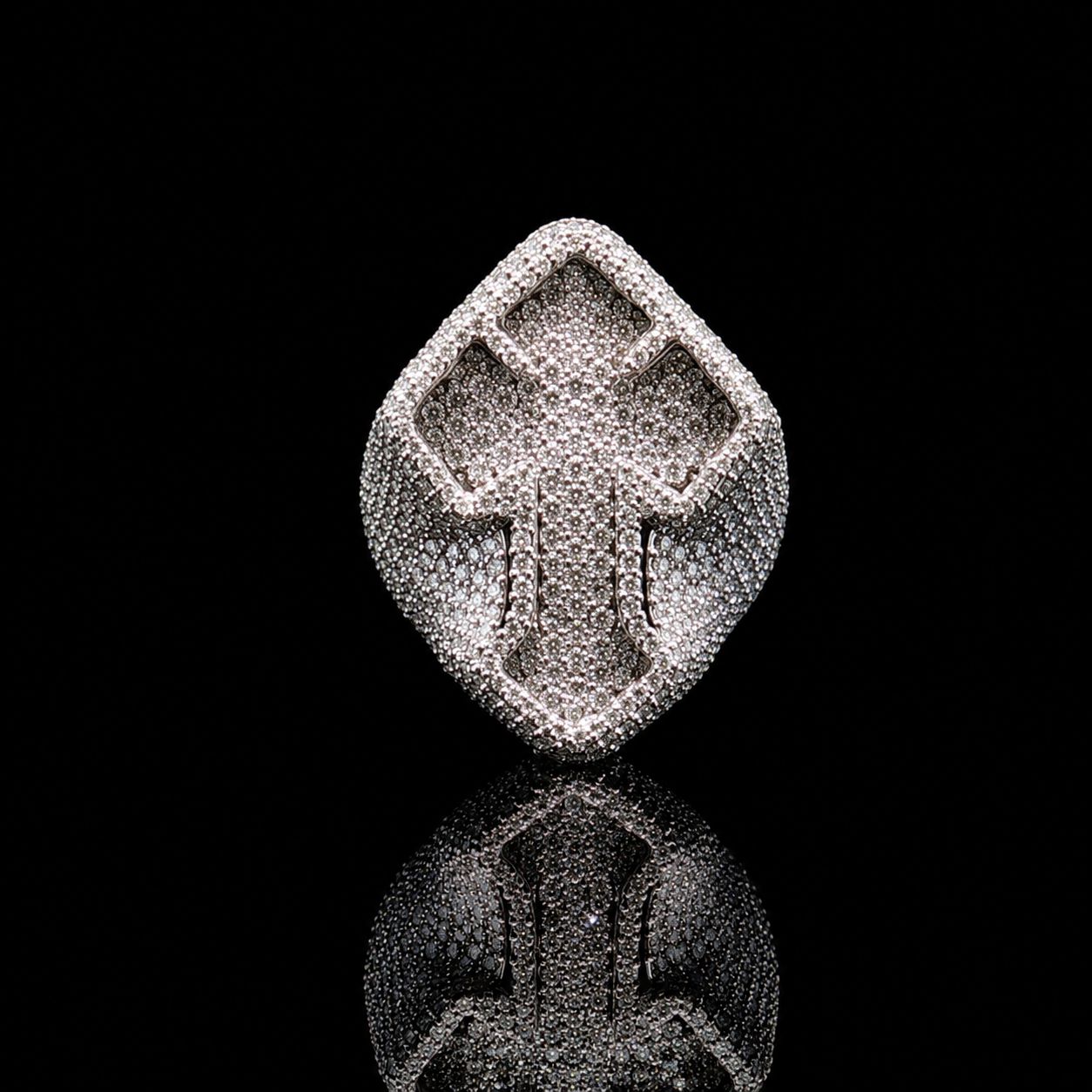 14k White Gold 28.7g 7.4ct Cross