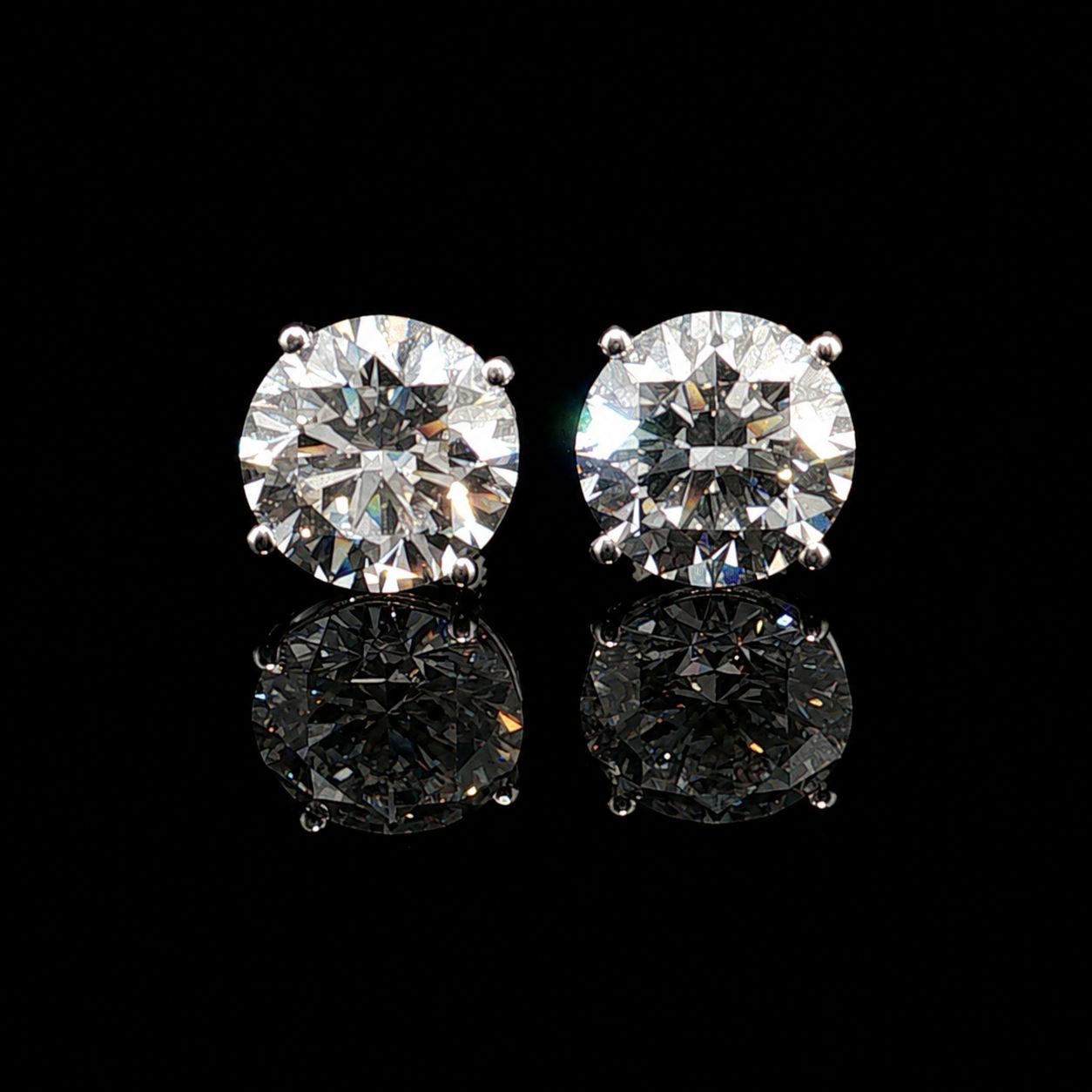 14k White Gold Classic Diamond Stud 8.08ct