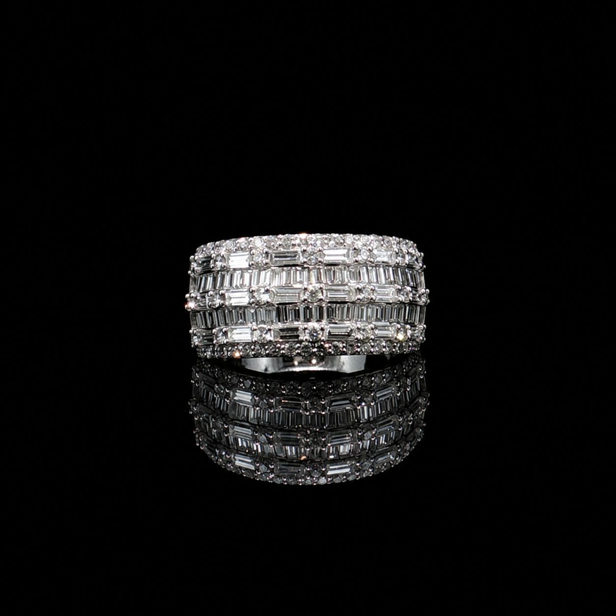 14k White Gold 11.7g 3.65ct Band