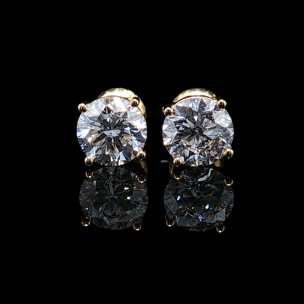 14k Yellow Gold Classic Diamond Stud 2ct