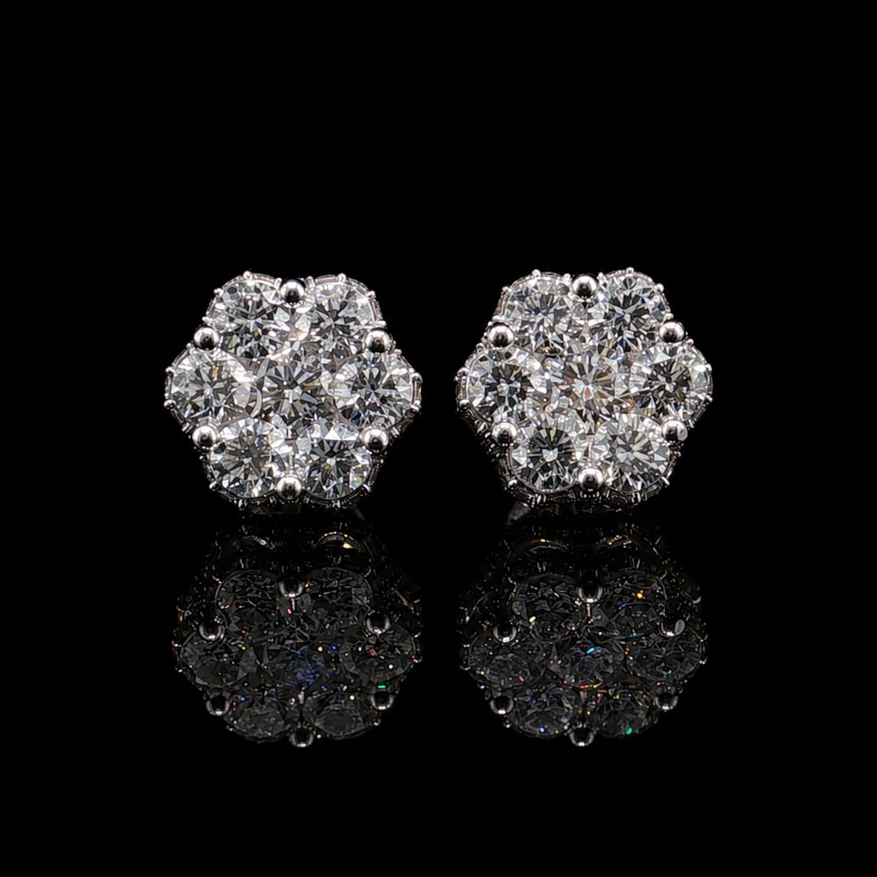10k White Gold Diamond Cluster Stud 4.28ct