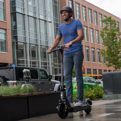 KICK E-SCOOTERS